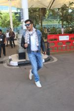 Ravi Kishan snapped at airport  on 29th Jan 2016